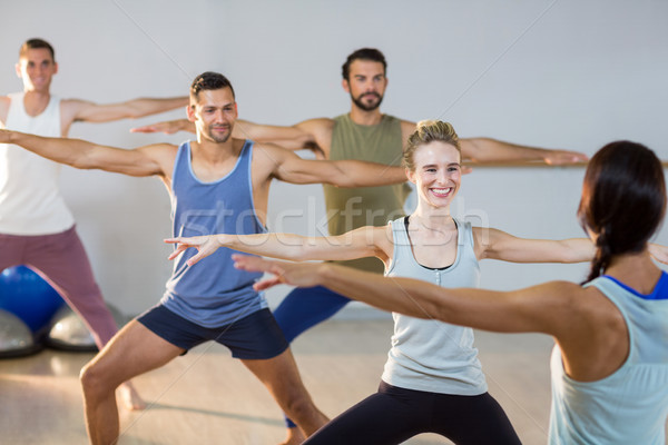 Instructor toma yoga clase fitness estudio Foto stock © wavebreak_media
