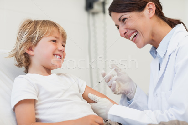 Stock fotó: Gyermek · injekció · vizsgálat · szoba · nő · orvos
