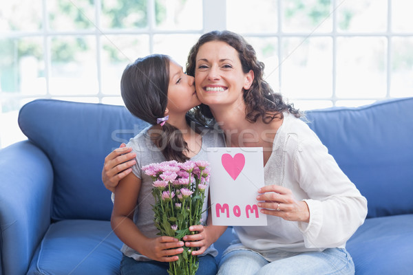 可愛 女孩 提供 花卉 卡 母親 商業照片 © wavebreak_media