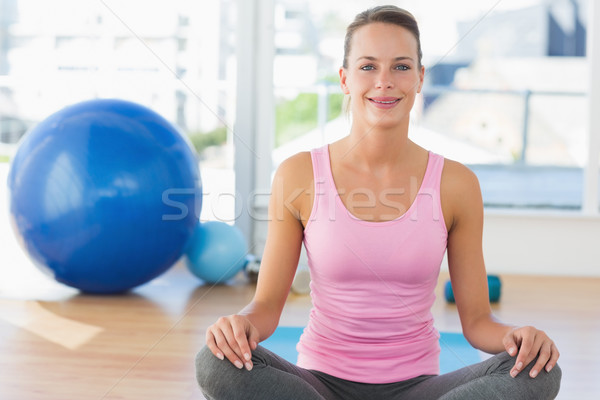 Lächelnd Sitzung Fitness Studio Porträt Stock foto © wavebreak_media