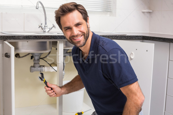 Idraulico sink cucina uomo lavoro Foto d'archivio © wavebreak_media