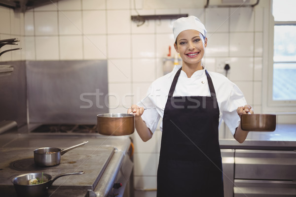 Vrouwelijke chef commerciële keuken Stockfoto © wavebreak_media