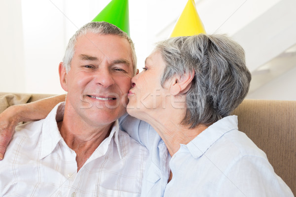 Foto stock: Pareja · de · ancianos · sesión · sofá · fiesta