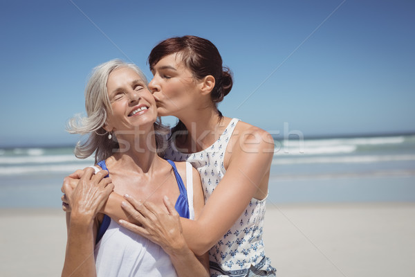 Besar madre playa mujer Foto stock © wavebreak_media