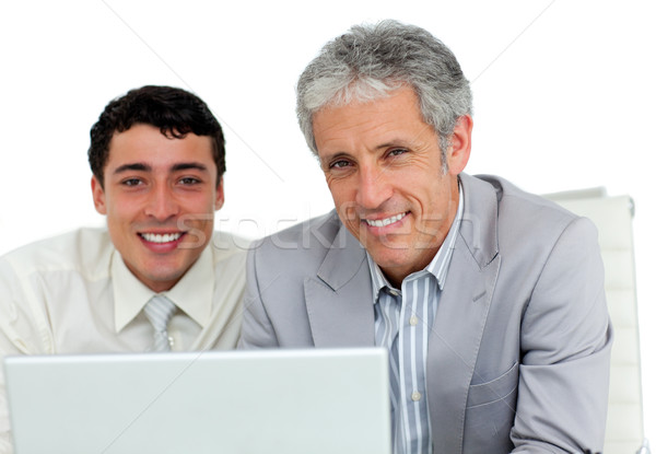 Stockfoto: Ernstig · zakenlieden · werken · computer · kantoor · laptop