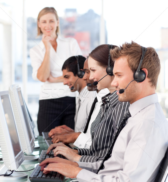 Stock foto: Ernst · weiblichen · Führer · Team · Call · Center · Business