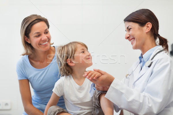 Sorridere medico avambraccio bambino stanza Foto d'archivio © wavebreak_media
