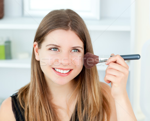 Portrait ravi femme poudre brosse blanche [[stock_photo]] © wavebreak_media