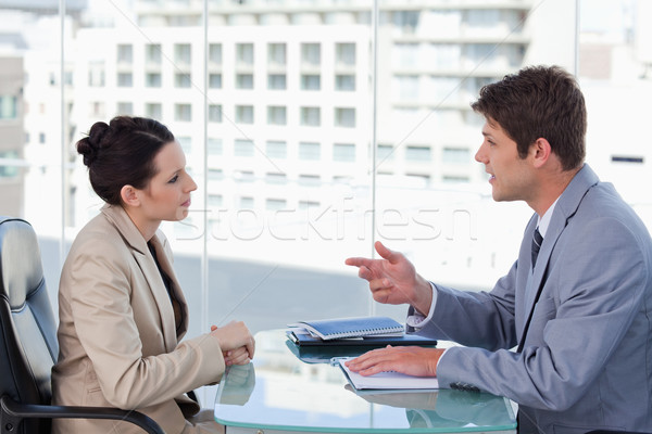 Jeunes équipe commerciale brainstorming affaires homme [[stock_photo]] © wavebreak_media