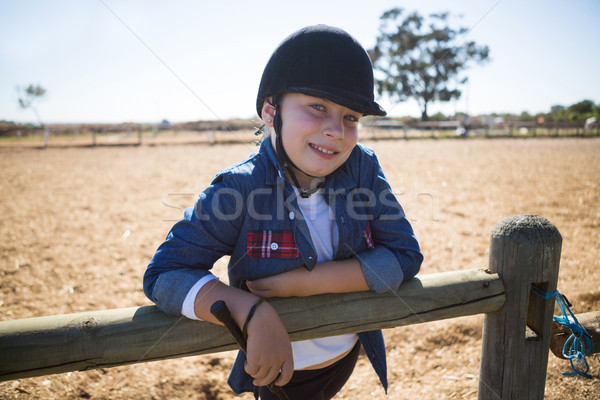 Ragazza legno recinzione ranch ritratto Foto d'archivio © wavebreak_media