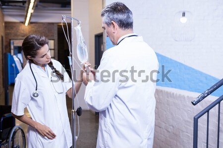 Foto stock: Médicos · caminando · escaleras · hospital · mujer · Internet