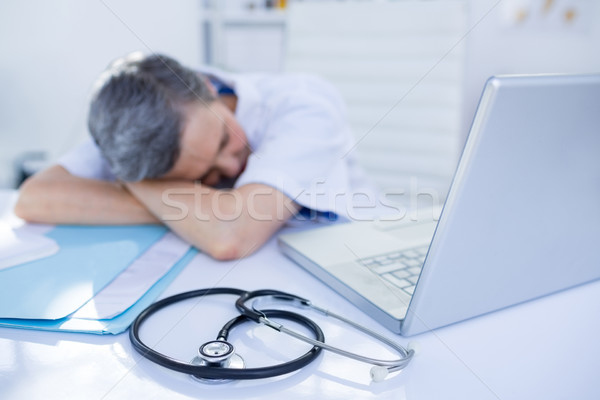 женщины врач спальный столе медицинской служба Сток-фото © wavebreak_media