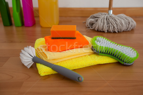 [[stock_photo]]: Nettoyage · équipement · maison · bouteille