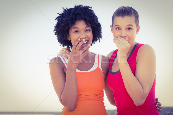 Deux jeunes femmes rire portrait promenade [[stock_photo]] © wavebreak_media