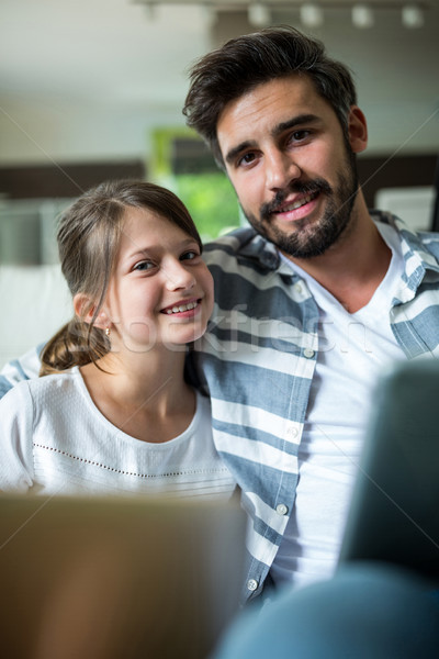 Portré apa lánygyermek laptopot használ digitális tabletta Stock fotó © wavebreak_media