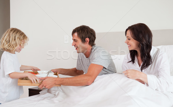 少年 朝食 両親 ベッド 家族 幸せ ストックフォト © wavebreak_media