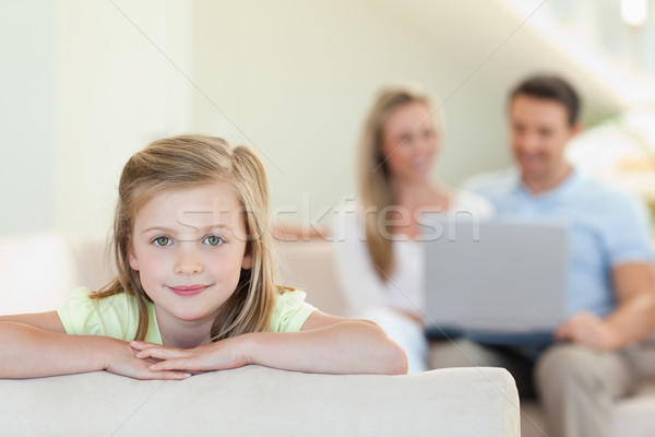 Stock fotó: Mosolyog · lány · szülők · mögött · számítógép · internet