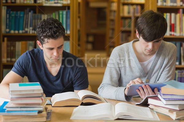 [[stock_photo]]: Hommes · étudier · bibliothèque · une · livre