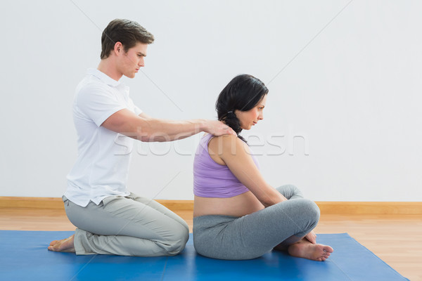 Masażysta ciąży plecy fitness studio kobieta Zdjęcia stock © wavebreak_media