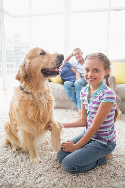 [[stock_photo]]: Portrait · fille · heureuse · jouer · chien · maison · parents