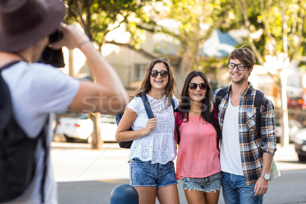 Hip Mann Aufnahme Bild Freunde Freien Stock foto © wavebreak_media