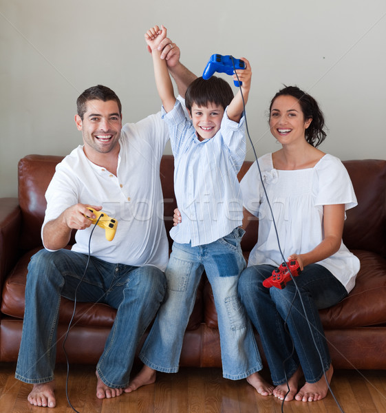 Glimlachend familie spelen video games woonkamer vrouw Stockfoto © wavebreak_media