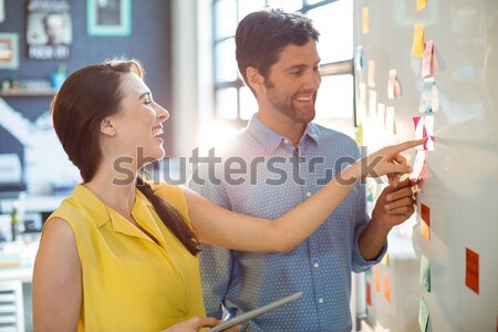 Stockfoto: Toevallig · business · team · naar · sticky · notes · kantoor · vergadering