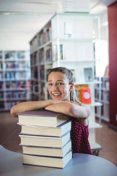 Stock fotó: Portré · boldog · iskolás · lány · dől · egymásra · pakolva · könyvek