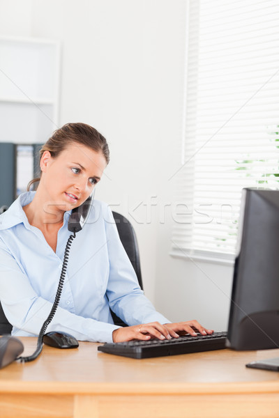 [[stock_photo]]: Occupés · travail · femme · bureau · téléphone · travaux