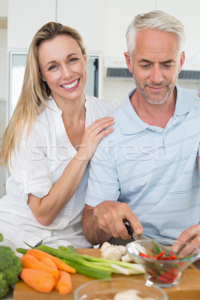 Afectuos cuplu cină împreună acasă bucătărie Imagine de stoc © wavebreak_media