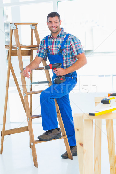 Foto stock: Carpintero · poder · perforación · escalada · escalera