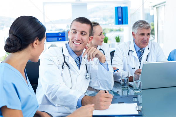 équipe médecins réunion médicaux bureau femme [[stock_photo]] © wavebreak_media