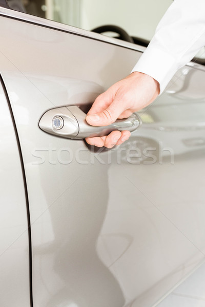 Adam araba kapı yeni araç showroom Stok fotoğraf © wavebreak_media