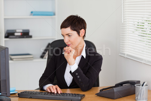 Gericht secretaris kantoor computer vrouw papier Stockfoto © wavebreak_media