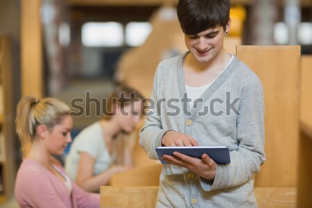 Stockfoto: Student · studeren · glimlachend · college