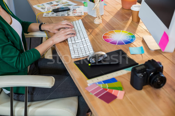 Designer eingeben Tastatur Büro Business Frau Stock foto © wavebreak_media