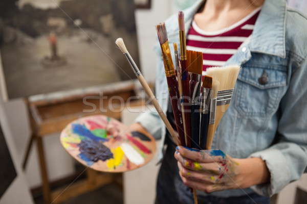 Frau halten unterschiedlich Zeichnung Klasse malen Stock foto © wavebreak_media