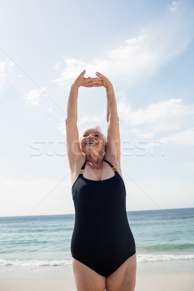 Foto stock: Senior · mulher · praia · céu