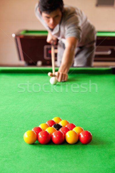 Foto de Jogador De Sinuca Durante O Jogo e mais fotos de stock de Sinuca -  Sinuca, Competição, 20 Anos - iStock