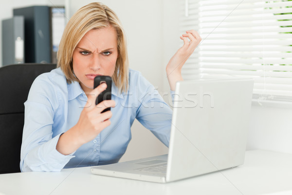 Foto stock: Mujer · de · negocios · teléfono · oficina · mujer · mano · sonrisa