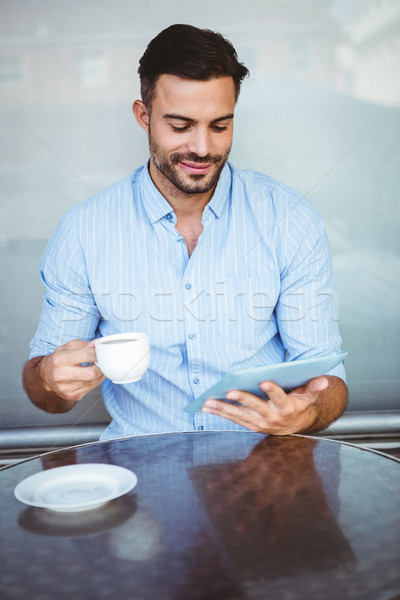 笑みを浮かべて ビジネスマン タブレット 飲料 コーヒー 外 ストックフォト © wavebreak_media