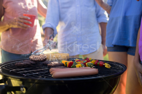 Foto stock: Familia · hortalizas · salchichas · parrilla · de · la · barbacoa · primer · plano