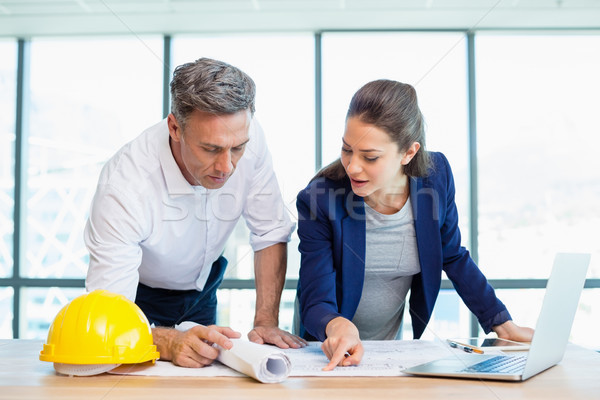 Stockfoto: Twee · bespreken · blauwdruk · kantoor · computer · vrouw