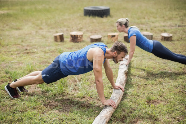 Caber pessoas exercer árvore homem Foto stock © wavebreak_media