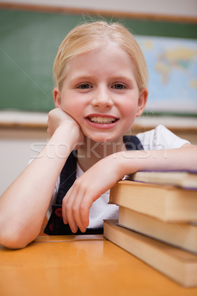 Stock foto: Porträt · Mädchen · Pfund · Klassenzimmer · Lächeln