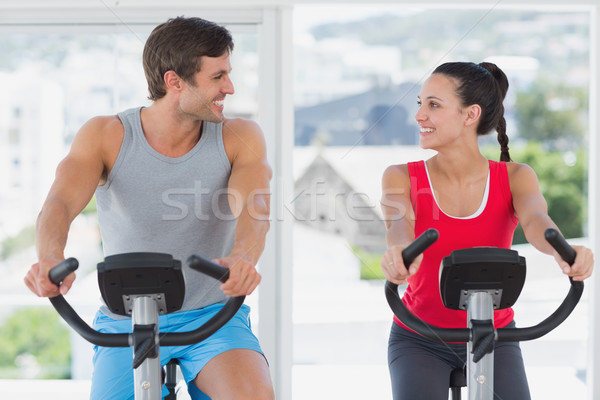 Foto stock: Casal · classe · brilhante · ginásio · sorridente