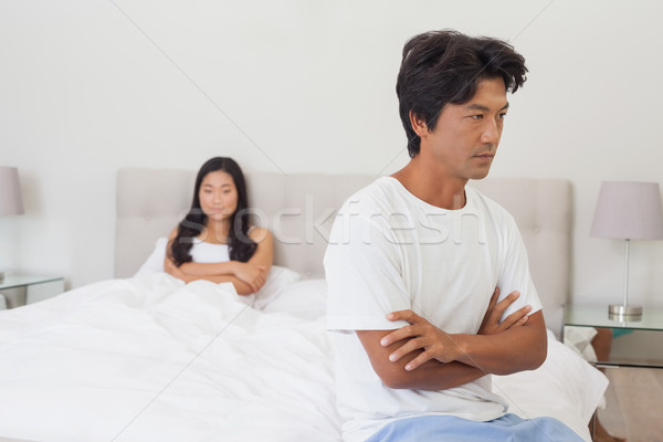 Foto stock: Casal · não · falante · argumento · cama · casa