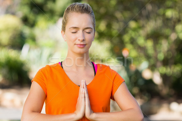 Femeie yoga femeie frumoasa parc fitness Imagine de stoc © wavebreak_media