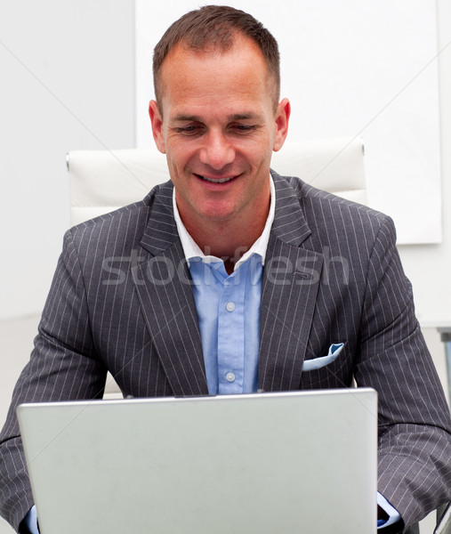 Stockfoto: Portret · zakenman · met · behulp · van · laptop · business · computer