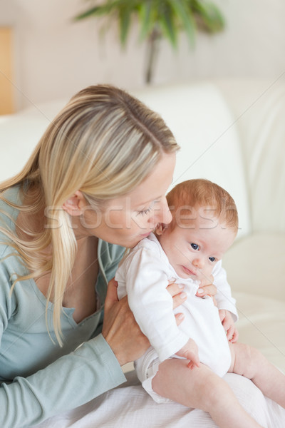 Jonge moeder sofa baby familie Stockfoto © wavebreak_media